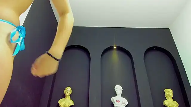 emilyrousee01 online show from March 30, 7:02 pm