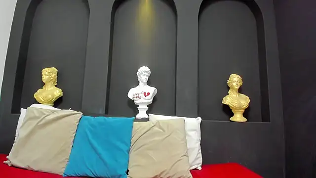 emilyrousee01 online show from April 15, 6:52 pm