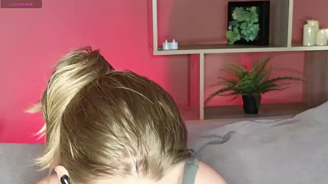 ImiMonroe online show from June 10, 4:33 am