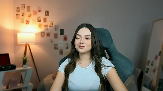 Vexorine online show from April 3, 7:45 pm