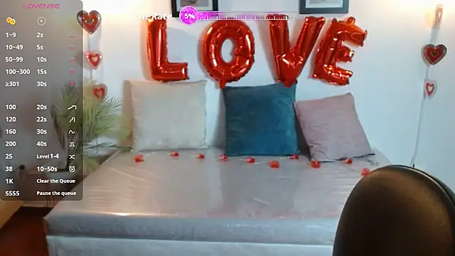 Juliana  lx online show from February 16, 1:55 pm