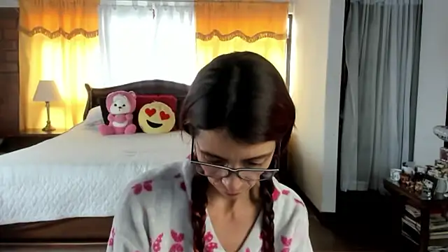 Charlotte-Willson online show from March 6, 9:32 pm