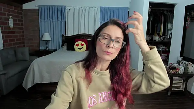 Charlotte-Willson online show from November 26, 1:06 am