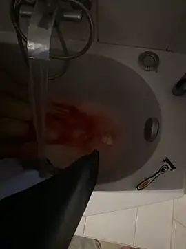 JaquelineandJulian online show from April 18, 7:40 pm