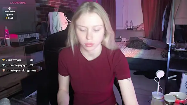 mollydollka online show from November 20, 8:21 pm