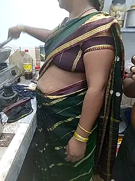 Desicouple1706 online show from December 18, 1:49 pm