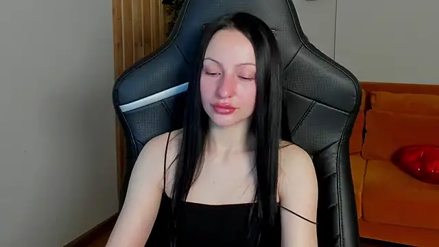 NaomiBlakes online show from March 2, 7:15 am