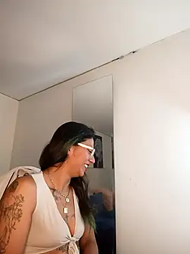 SamathaMay online show from April 3, 1:42 pm