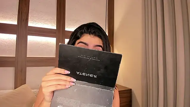 SarhaVega online show from April 13, 1:34 pm