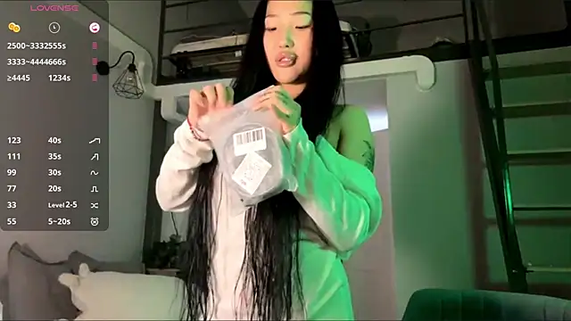 EIeniVanwart online show from January 9, 4:33 pm