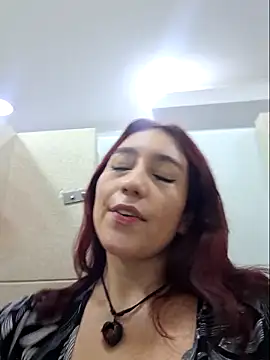 Eveeelyn25 online show from March 7, 10:28 pm