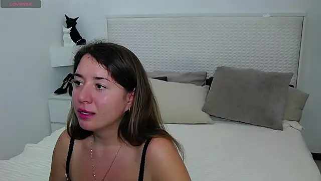 Leona Rae online show from November 28, 2:09 pm