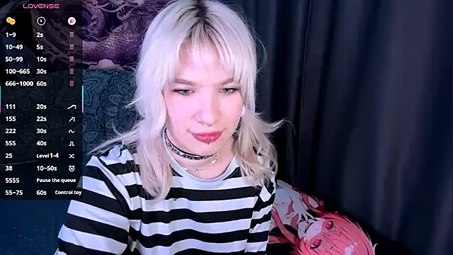 LolaDollyMur online show from December 13, 8:04 pm