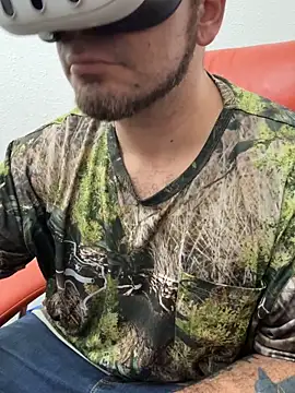 2addictivelyhorny online show from February 18, 6:45 am