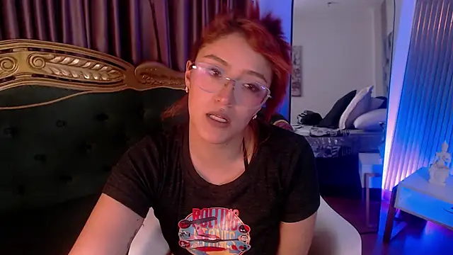 Violette Fg online show from November 27, 7:55 am