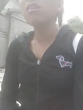 tieutam122 online show from December 3, 7:44 am