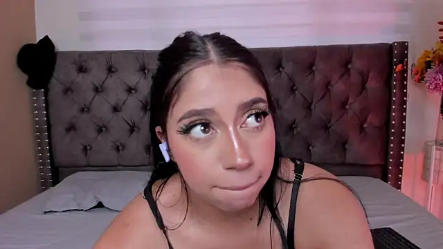 luna cute   online show from December 2, 7:49 pm