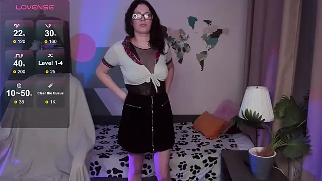 Lisa Nerdy online show from November 29, 5:50 pm