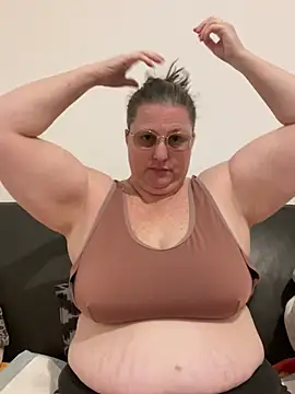 bea french curvy online show from January 12, 6:29 am