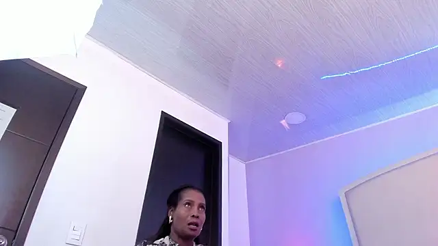 salome moon  online show from March 4, 12:23 pm