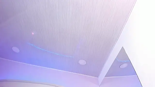 salome moon  online show from April 9, 11:48 am