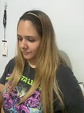 LoreinnFox online show from April 6, 4:46 am