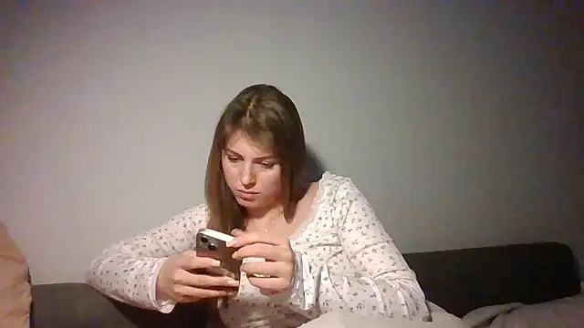 Devil Maiden online show from March 17, 7:29 pm