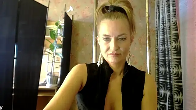 Soniakiss online show from March 27, 2:40 pm