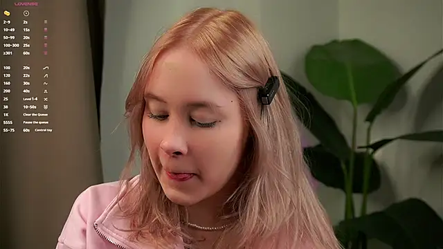 AunclreaVache online show from March 25, 11:02 am