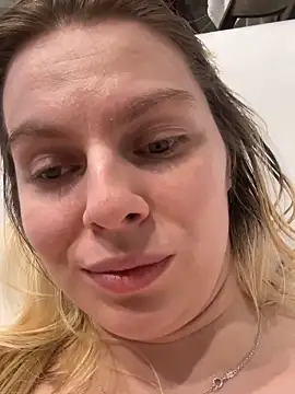 d0uble trouble online show from February 4, 6:05 am