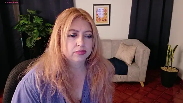 MilfArlet online show from December 22, 1:36 pm