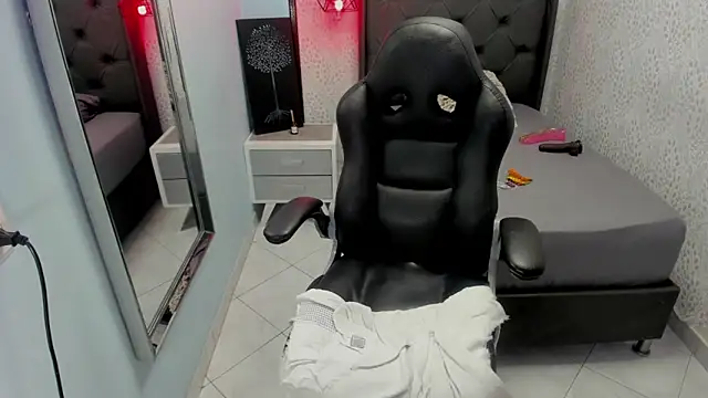 VIOLETTA ROSS1 online show from March 10, 1:04 pm