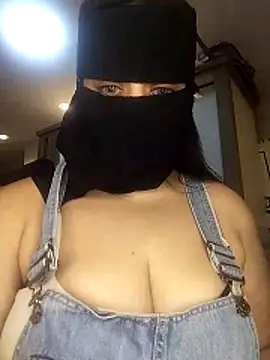 lolotheone online show from April 11, 8:12 pm