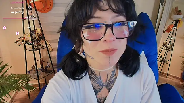 AryRousse online show from March 31, 3:28 am