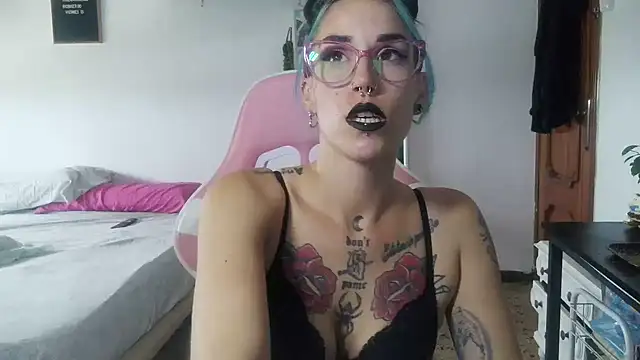 blackrose1997 online show from July 16, 1:37 pm