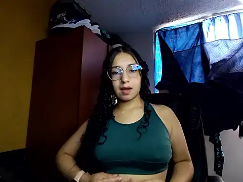 Gwen Sweet online show from January 8, 5:06 pm