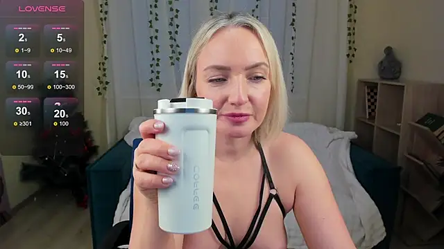 MonikaPinch  online show from January 7, 4:27 am