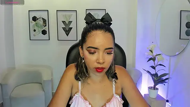 alana martiins online show from April 10, 7:53 pm