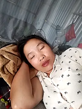 Evelyn-n online show from April 1, 5:08 am