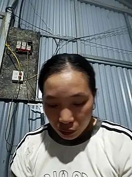 Evelyn-n online show from April 6, 4:30 pm