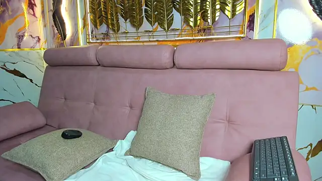 GoldenMusee  online show from January 5, 5:38 pm