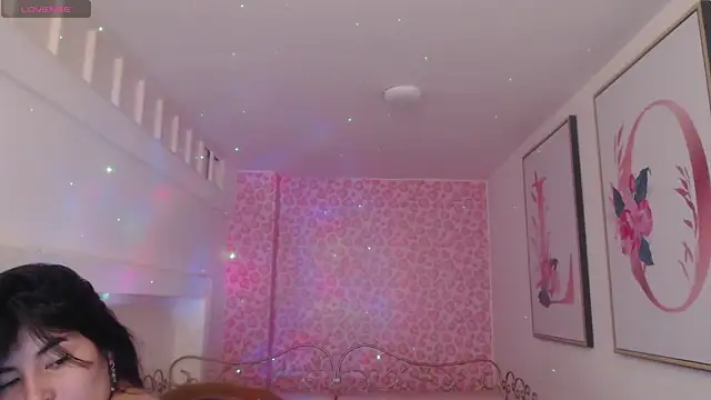 Nina harpper  online show from January 6, 1:15 pm