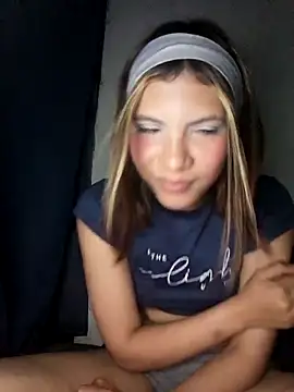 Sweetprouble 17 online show from December 21, 5:22 am