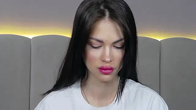 RachaelMils online show from February 12, 5:20 am