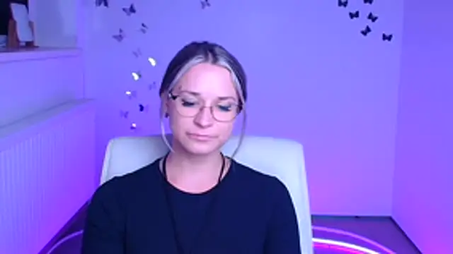 Melodie Aster online show from January 18, 12:45 pm