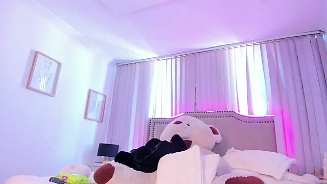 lya  brown online show from February 26, 2:38 pm