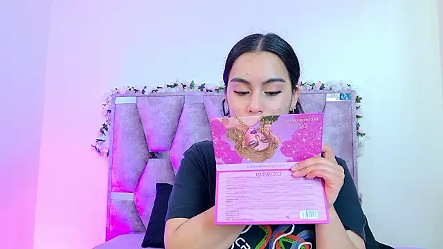 iris and damian online show from March 28, 5:23 pm