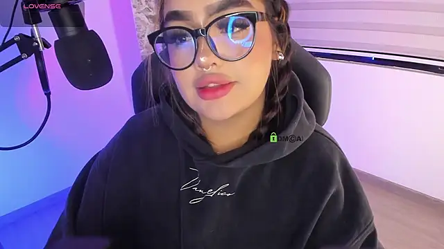 asheryn online show from April 7, 2:24 am