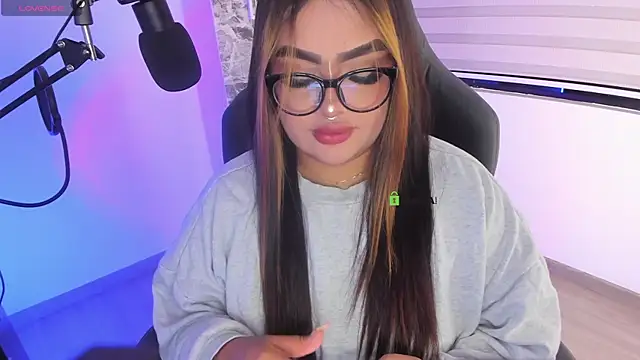 asheryn online show from April 2, 1:25 am