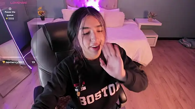 Celeste Rous   online show from March 27, 12:39 pm